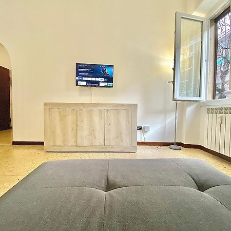 Ferienwohnung Navigli Style, Tra Metropolitana Famagosta, Comfort E Modernita Mailand Exterior foto