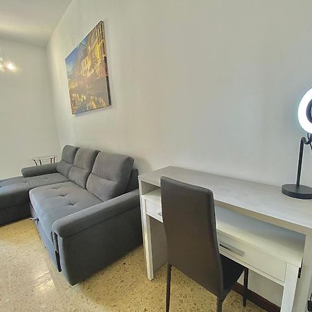 Ferienwohnung Navigli Style, Tra Metropolitana Famagosta, Comfort E Modernita Mailand Exterior foto