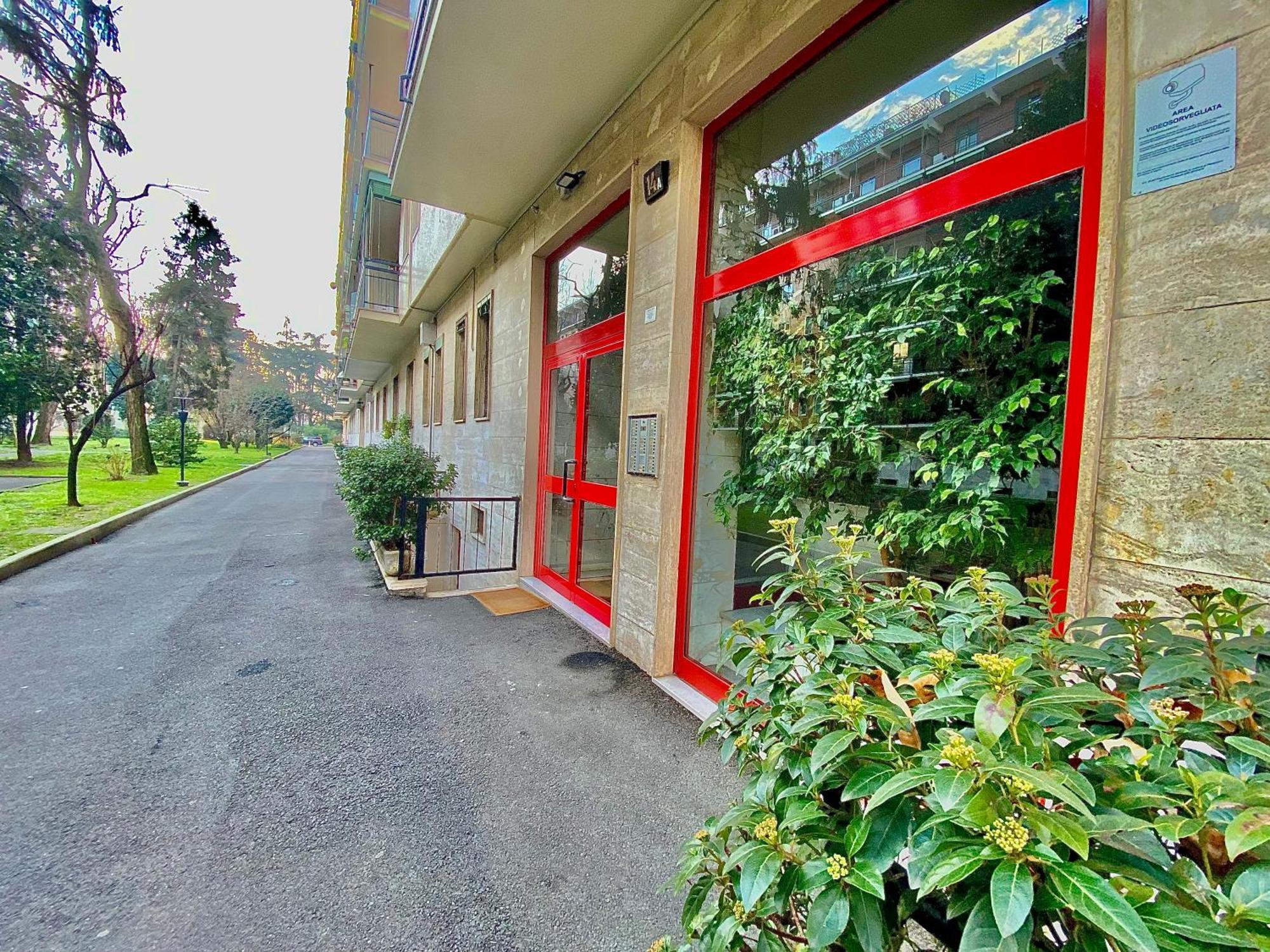 Ferienwohnung Navigli Style, Tra Metropolitana Famagosta, Comfort E Modernita Mailand Exterior foto