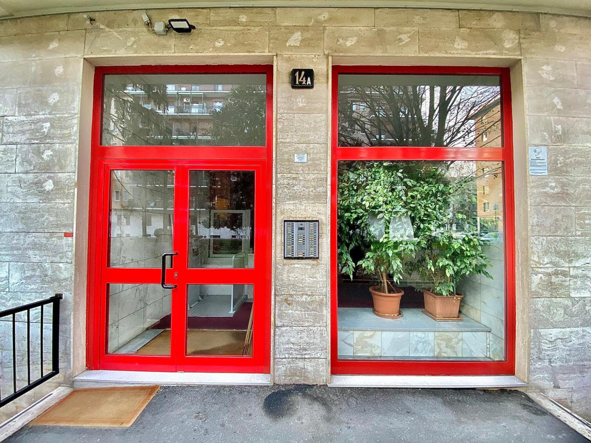Ferienwohnung Navigli Style, Tra Metropolitana Famagosta, Comfort E Modernita Mailand Exterior foto